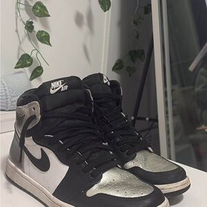 Nike Women's Black and Silver High-Top Sneakers